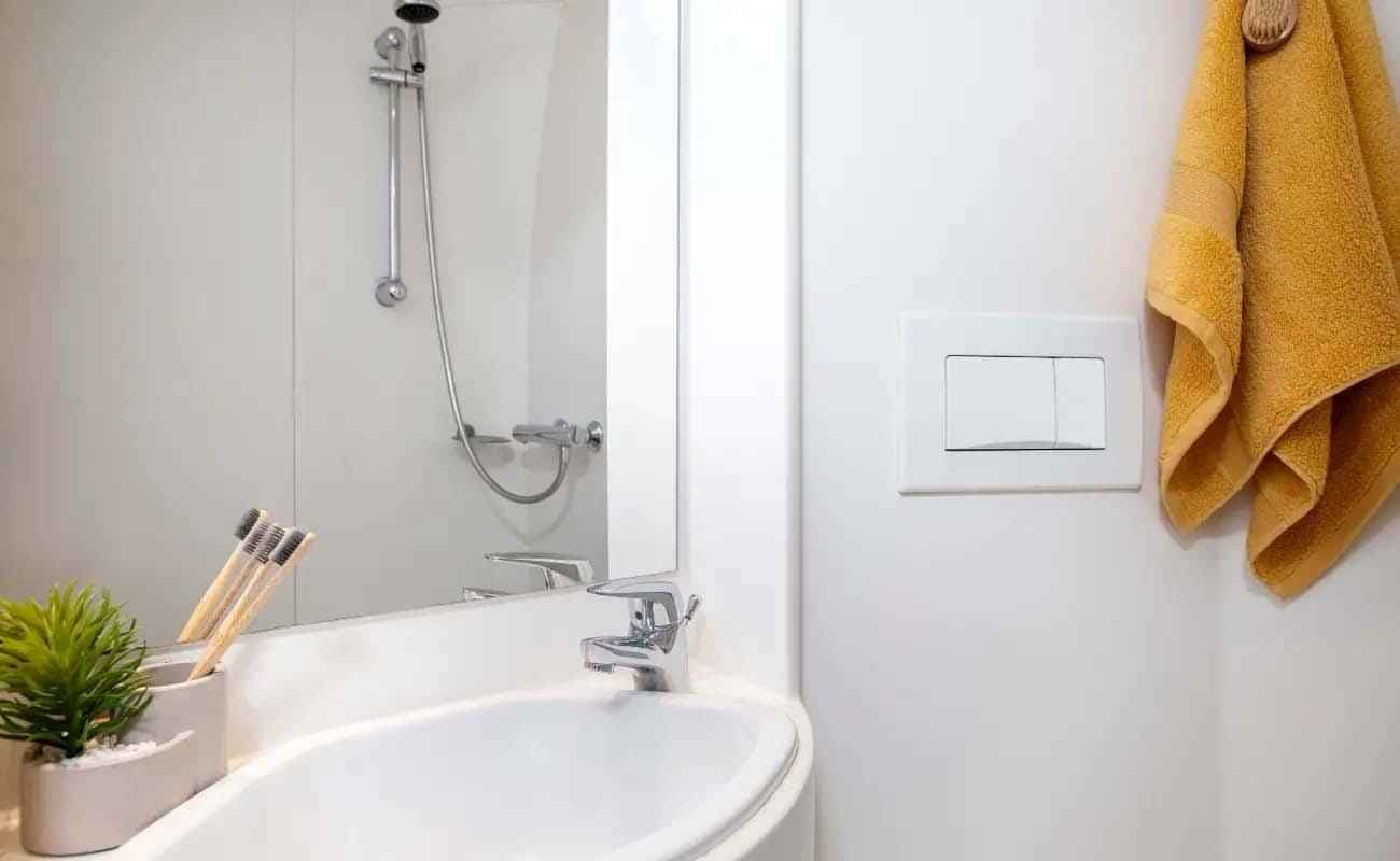 Classic Ensuite - Image 3