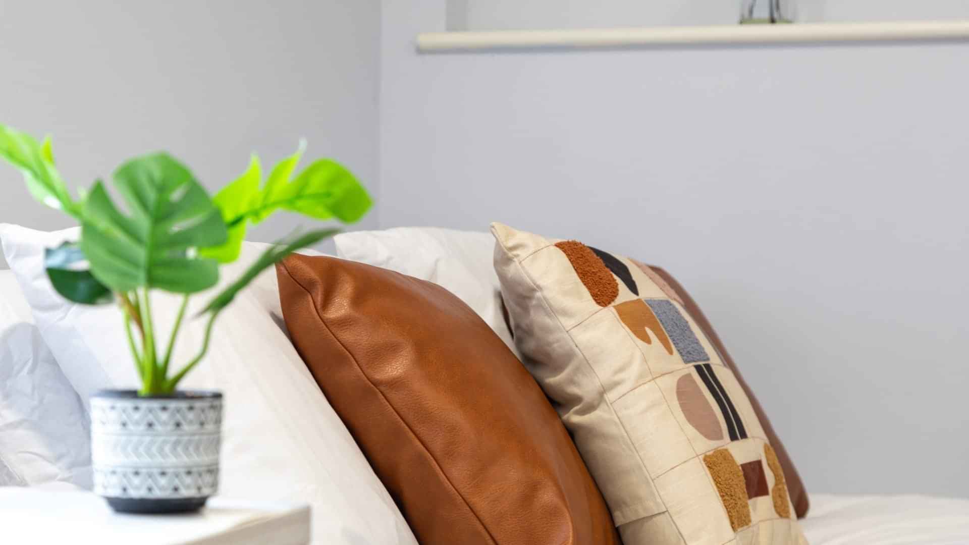 Gold Accessible Studio - Image 2