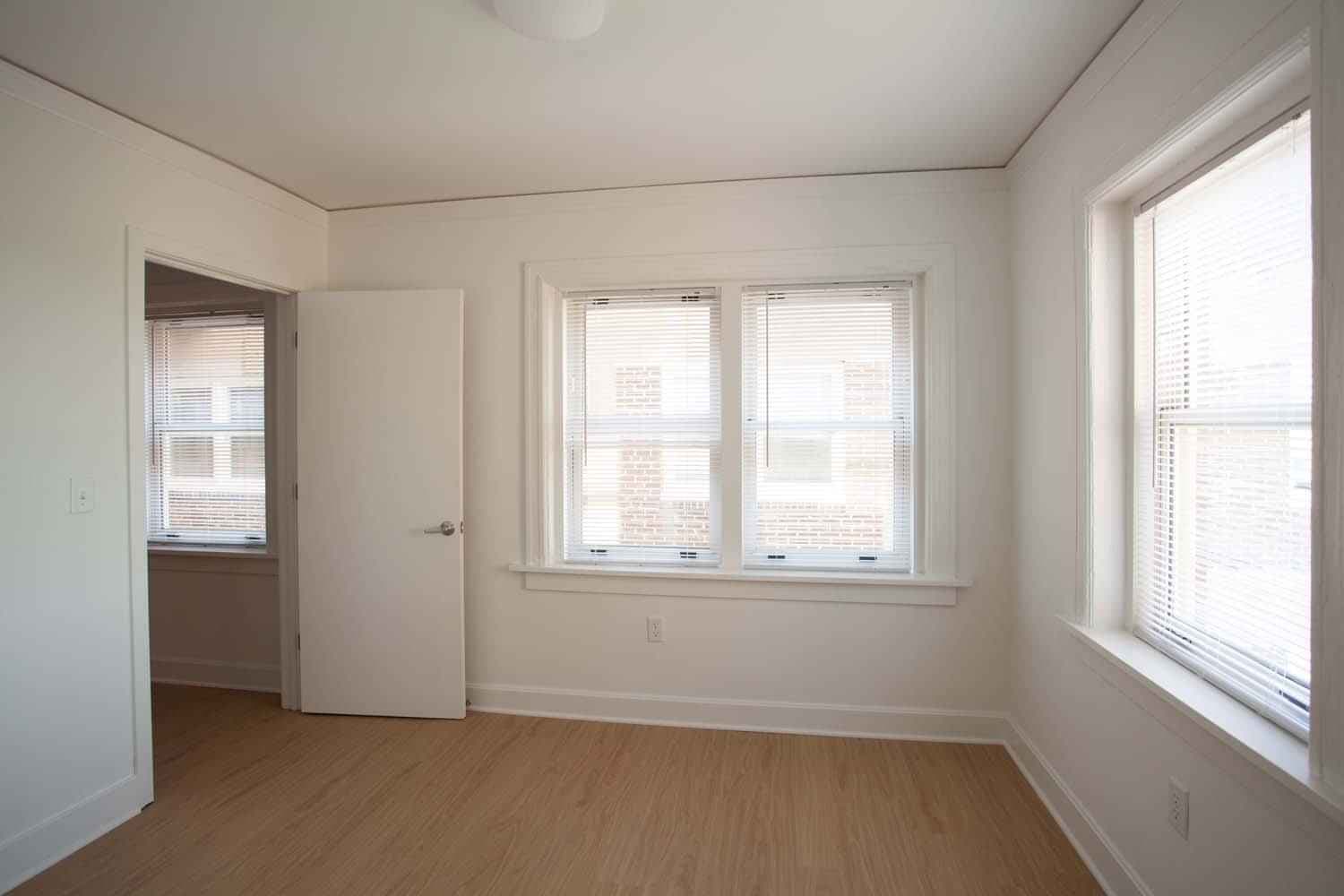 2 Bedroom 1 Bathroom - Image 5