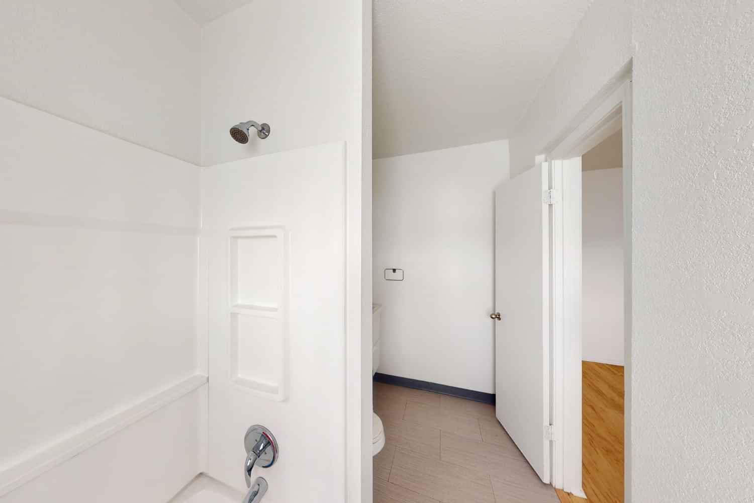 1 Bedroom 1 Bathroom - Image 1