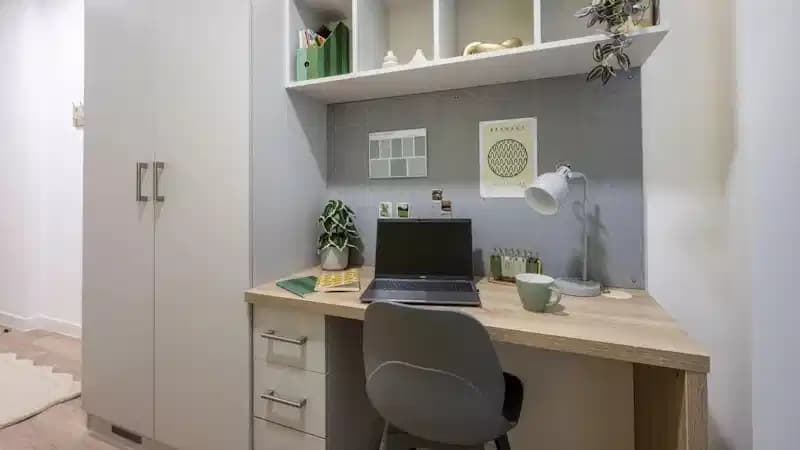 Classic En-suite - Image 5