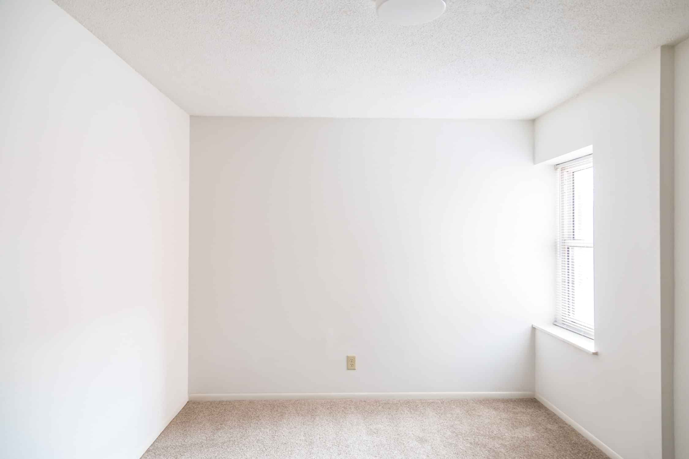 1 Bedroom 1 Bathroom - Image 7