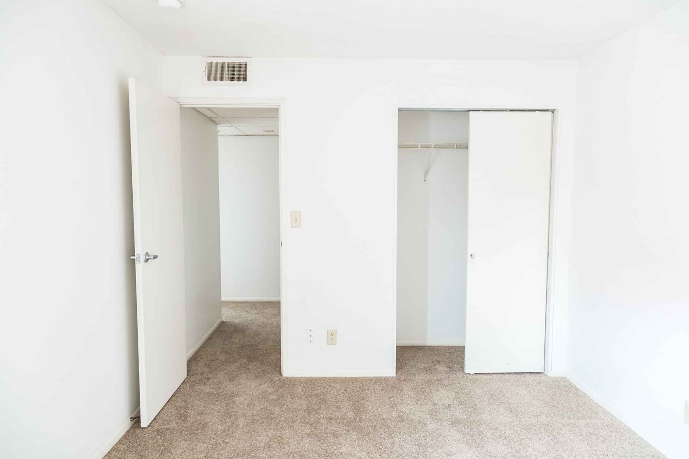 1 Bedroom 1 Bathroom - Image 8