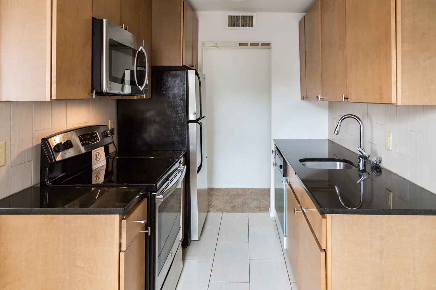 1 Bedroom 1 Bathroom - Image 4