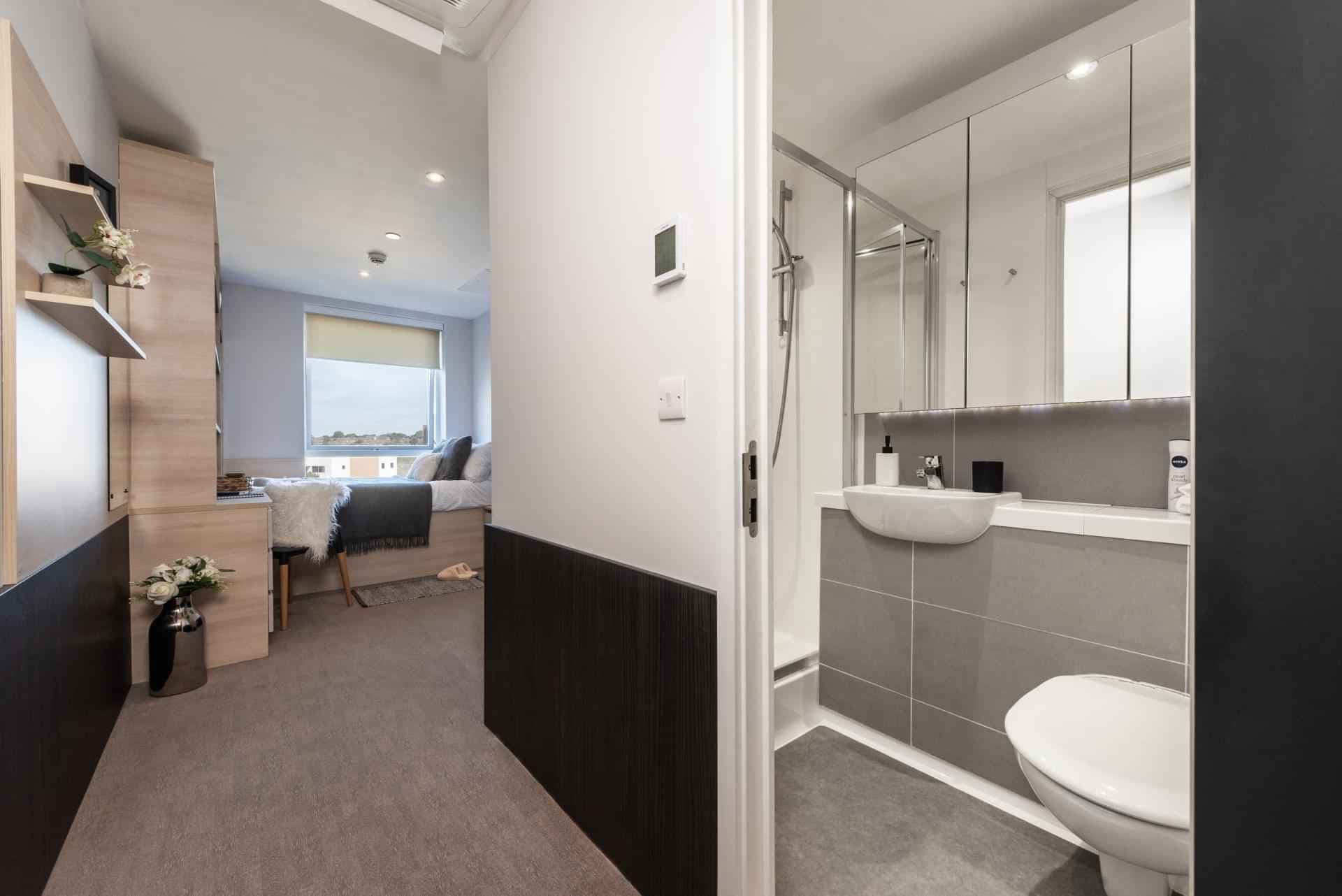 Premium Ensuite - Image 2