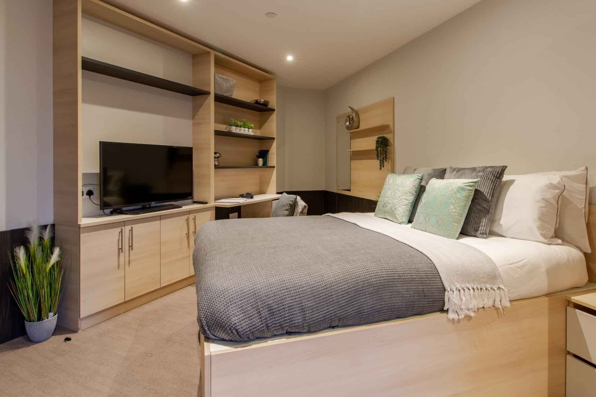 Luxury Studio - Image 1