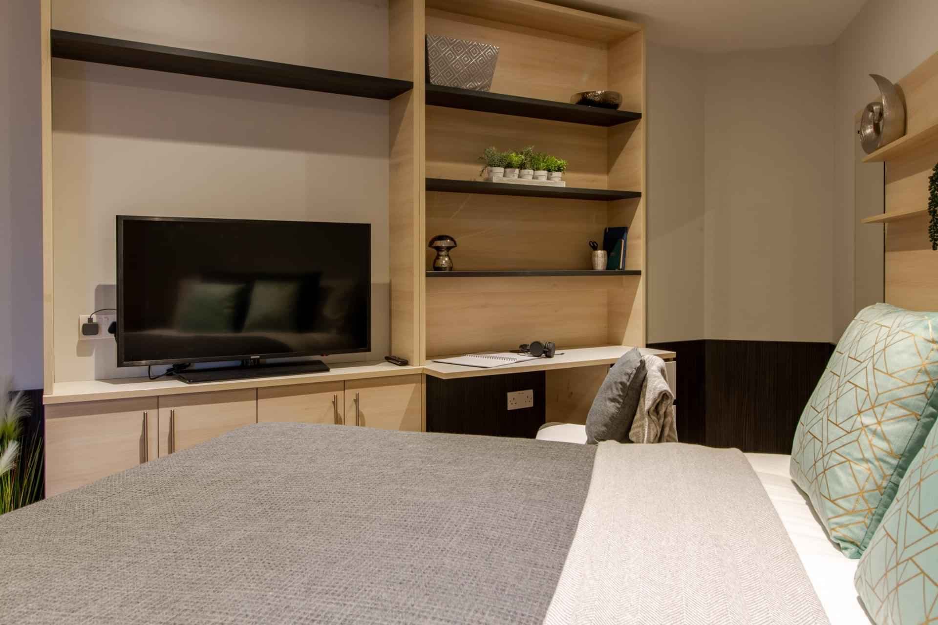 Luxury Studio - Image 2