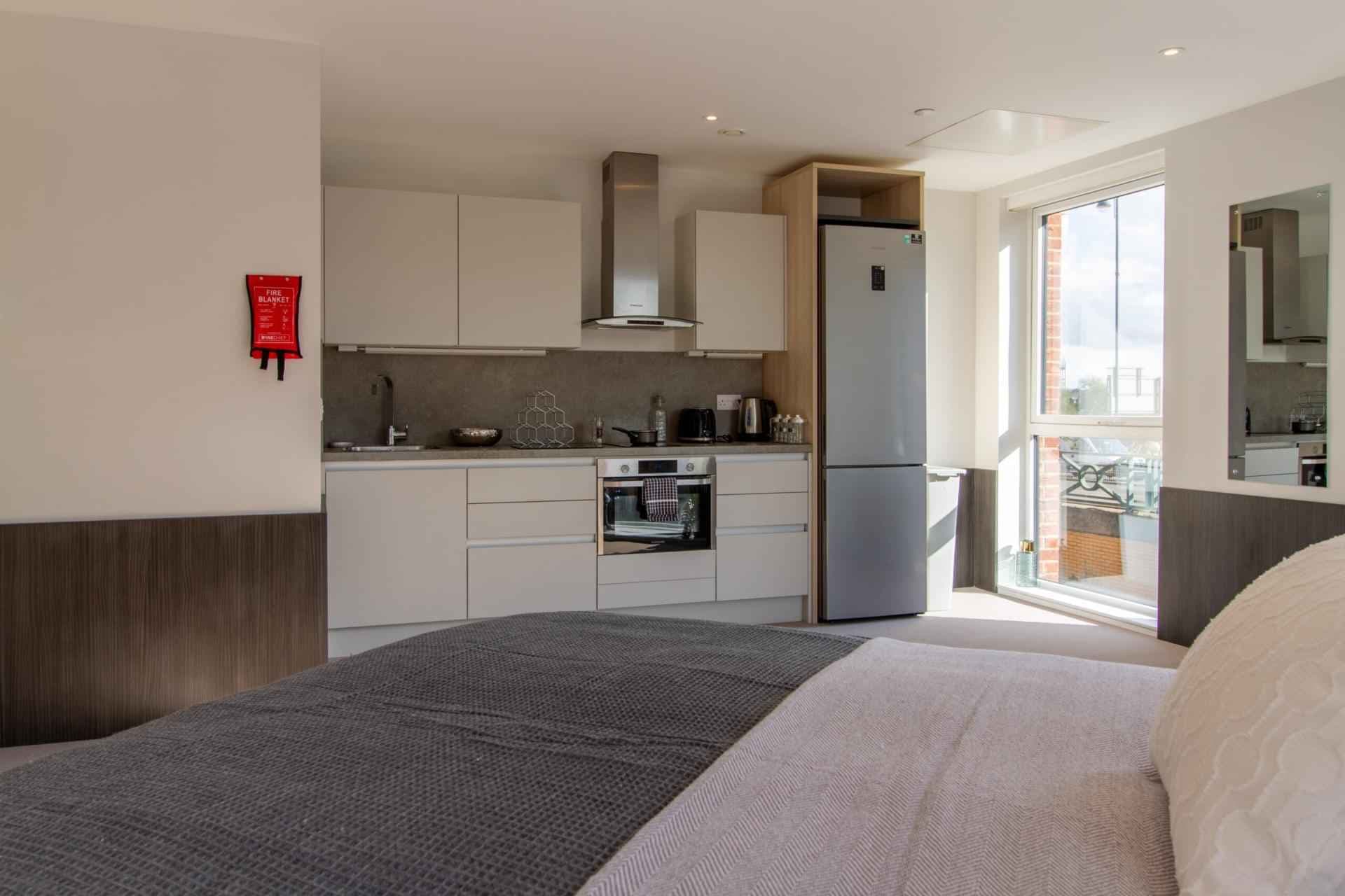 Deluxe Studio - Image 7