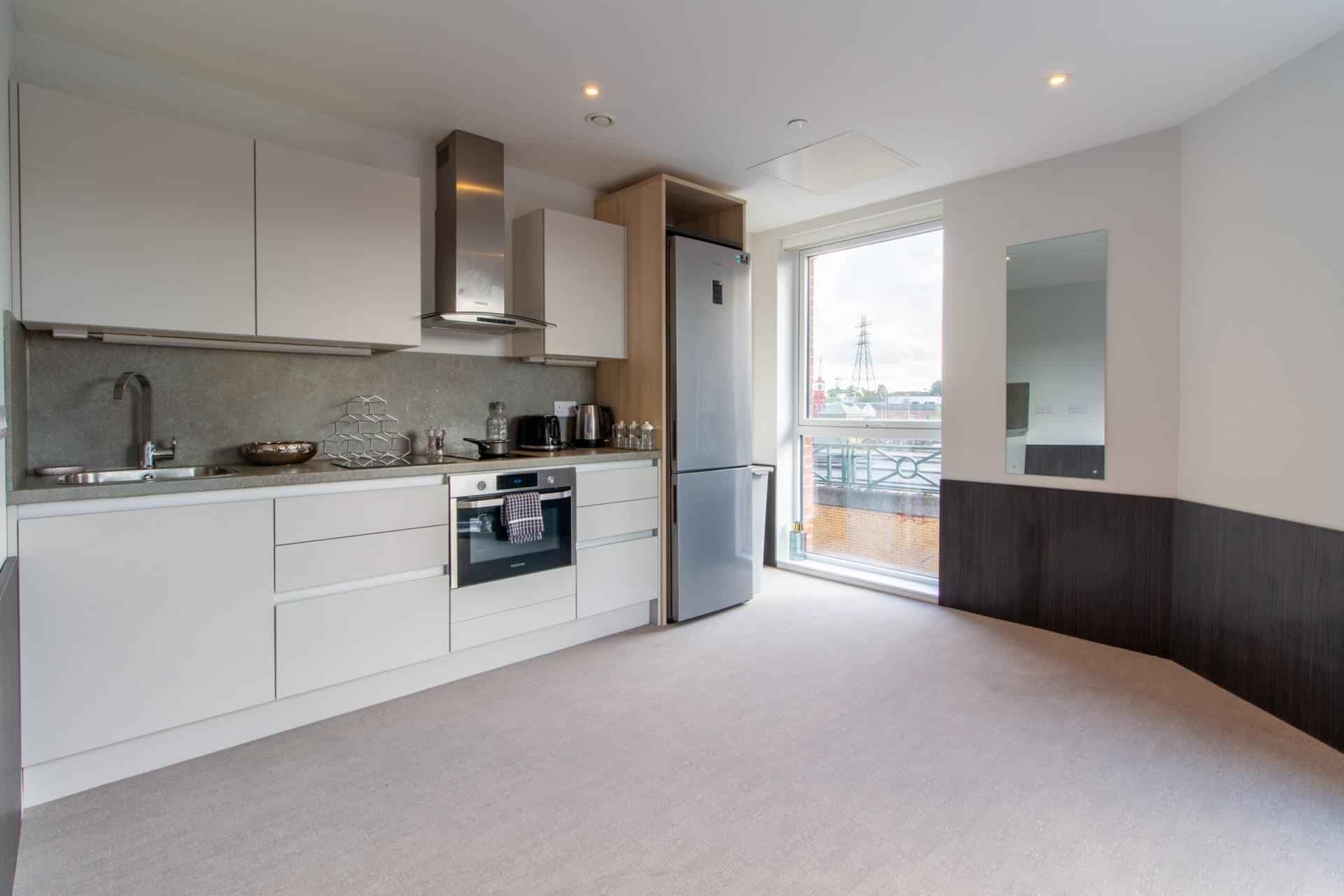 Deluxe Studio - Image 10