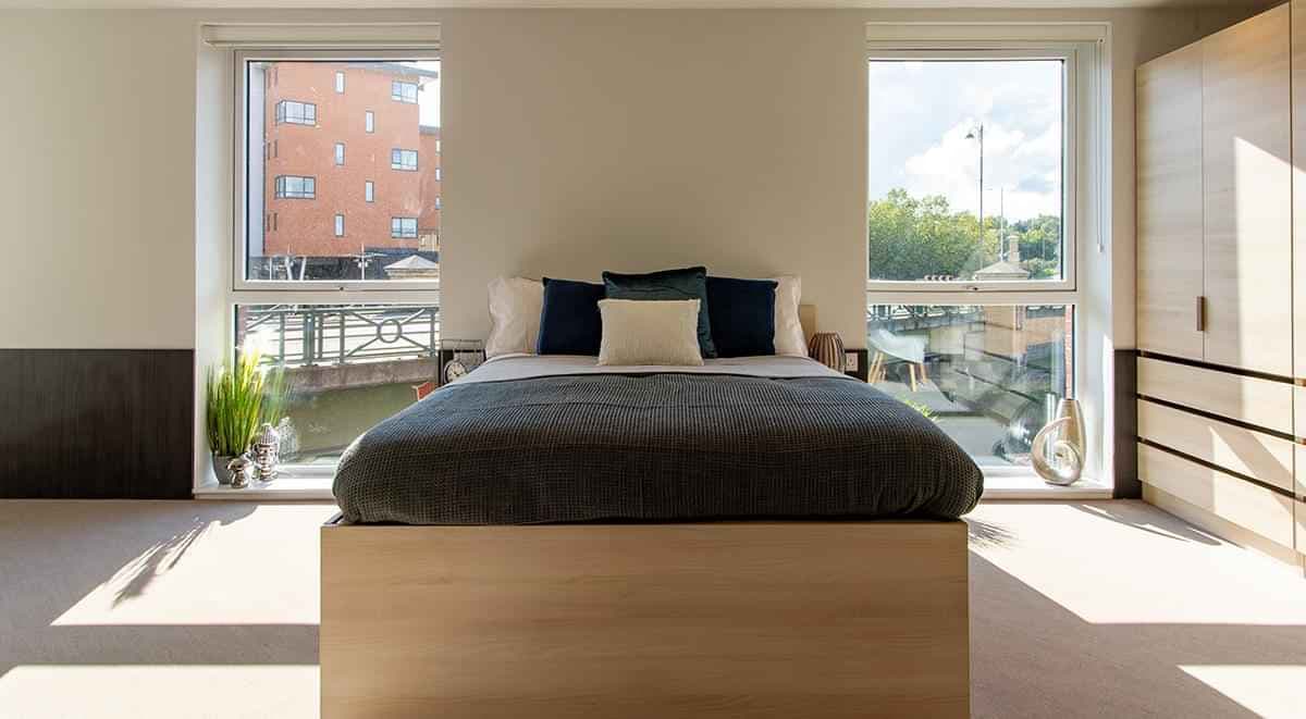 Deluxe Studio - Image 2