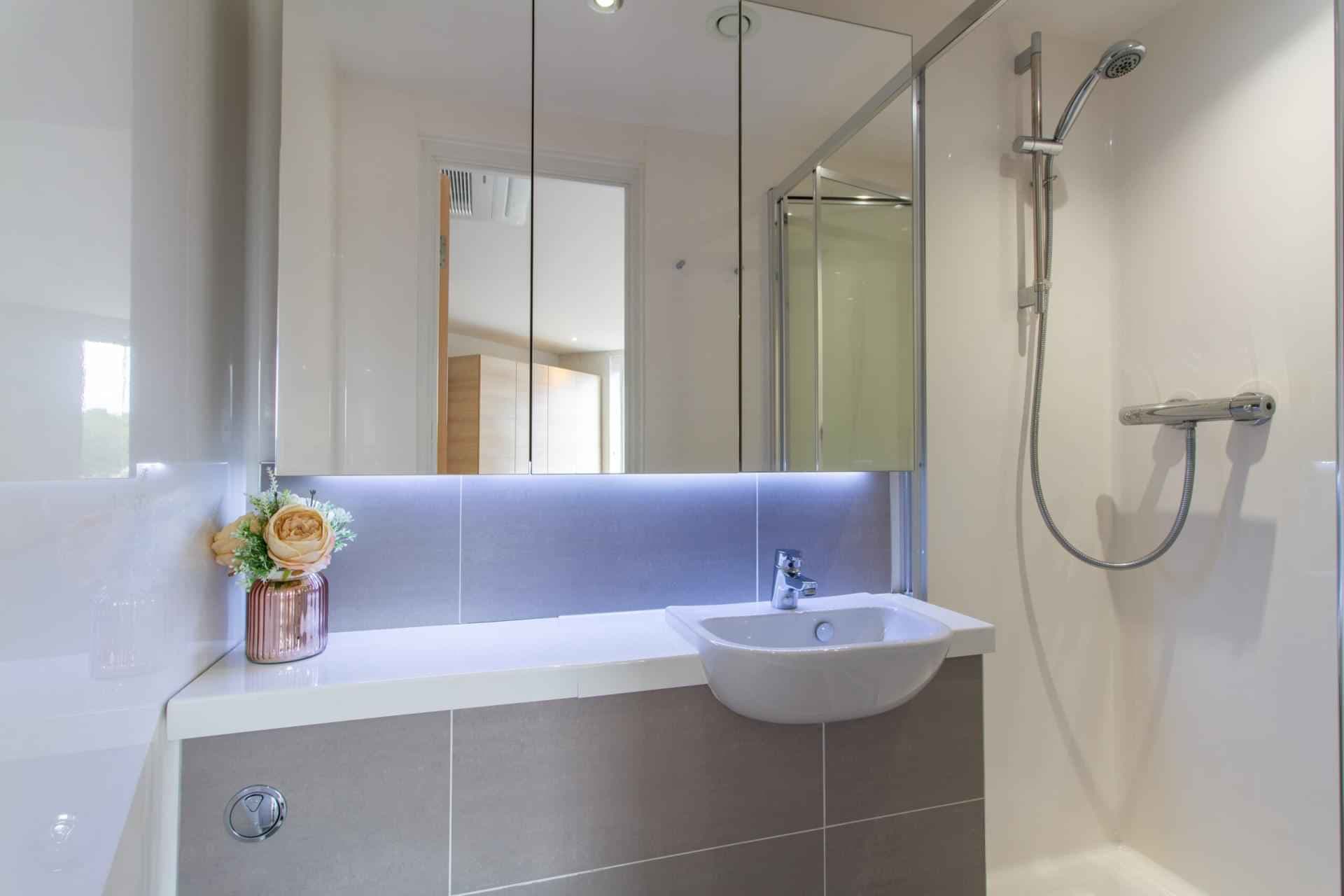 Deluxe Studio - Image 11