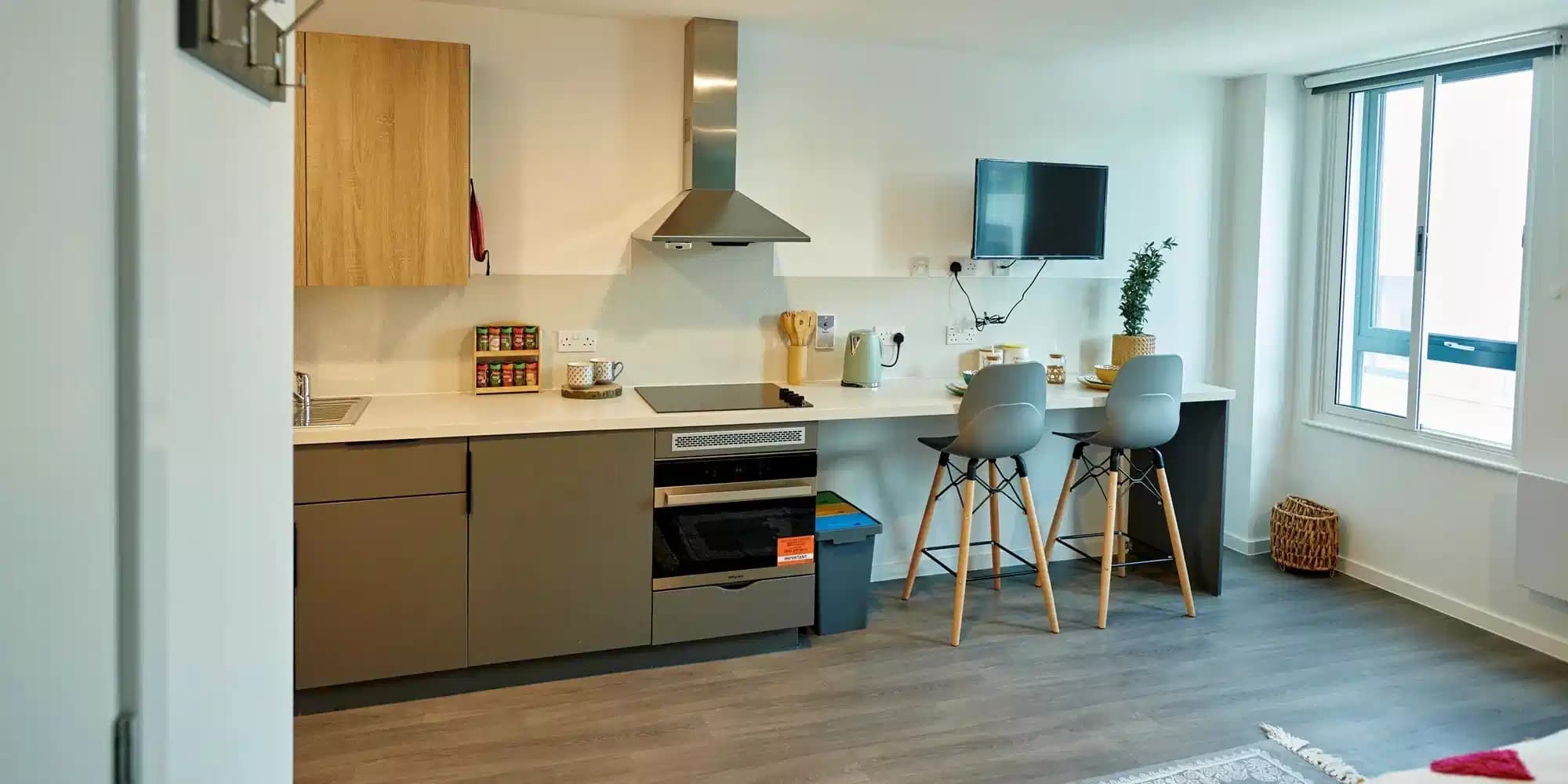 Silver Studio Mid - Image 5