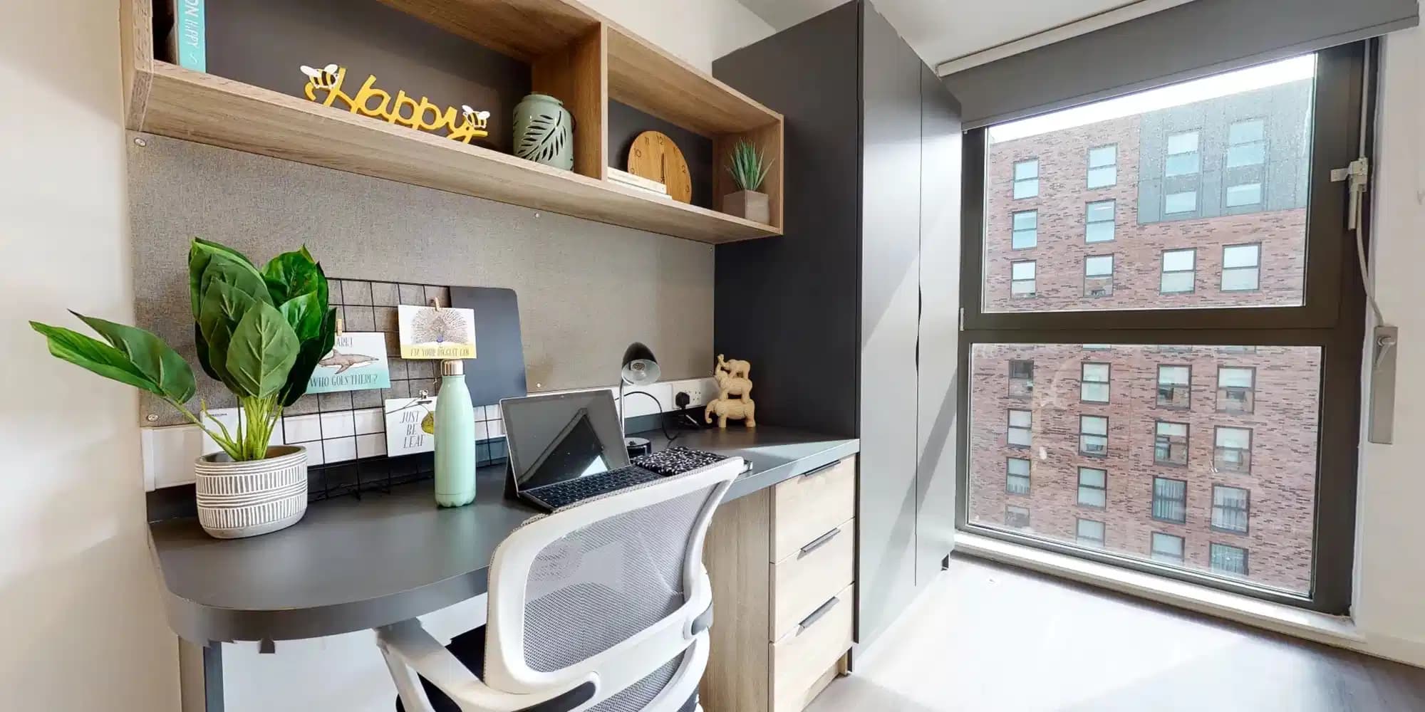 Platinum Ensuite  Lower - Image 2