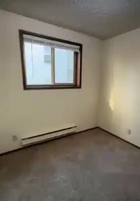 Private Room - Shared Bath (3 Bed-2 Bath) - Image 1