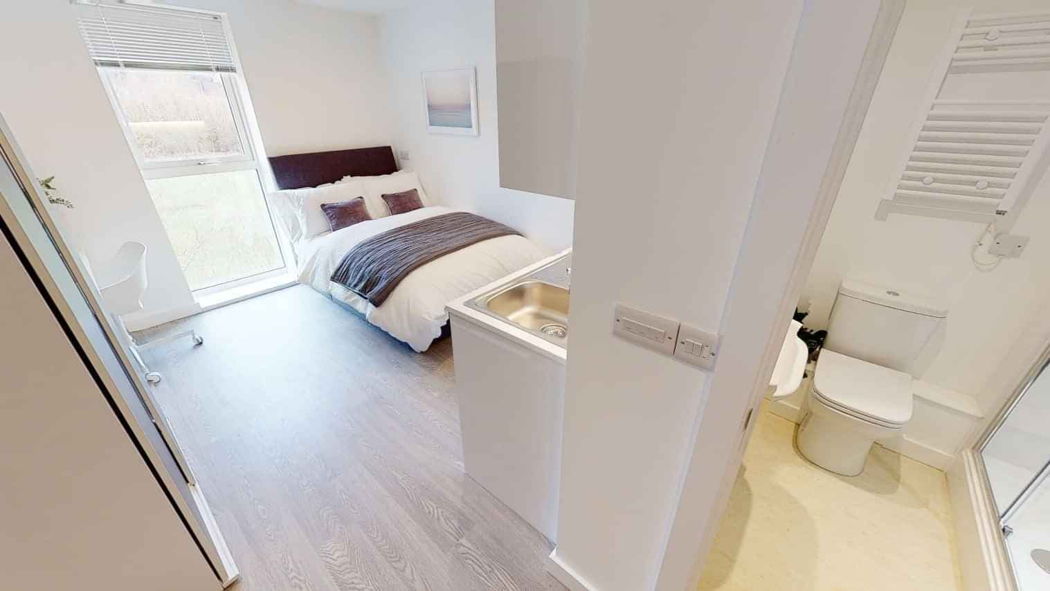 Classic Plus Studio - Image 1