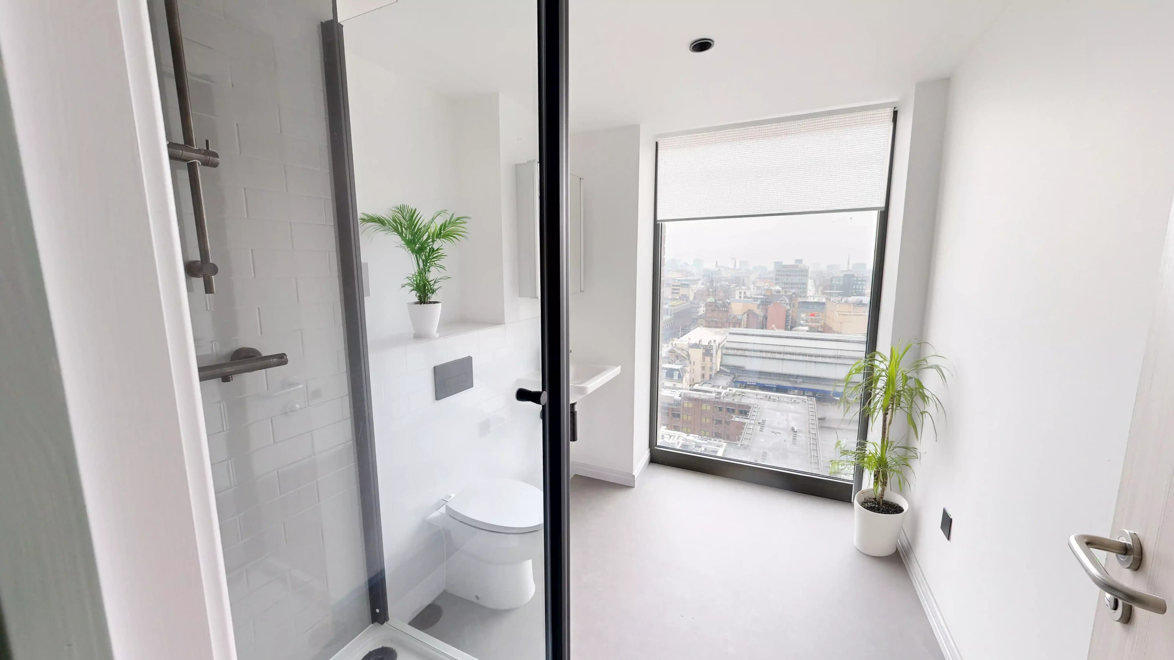 Premium En-suite - Image 4