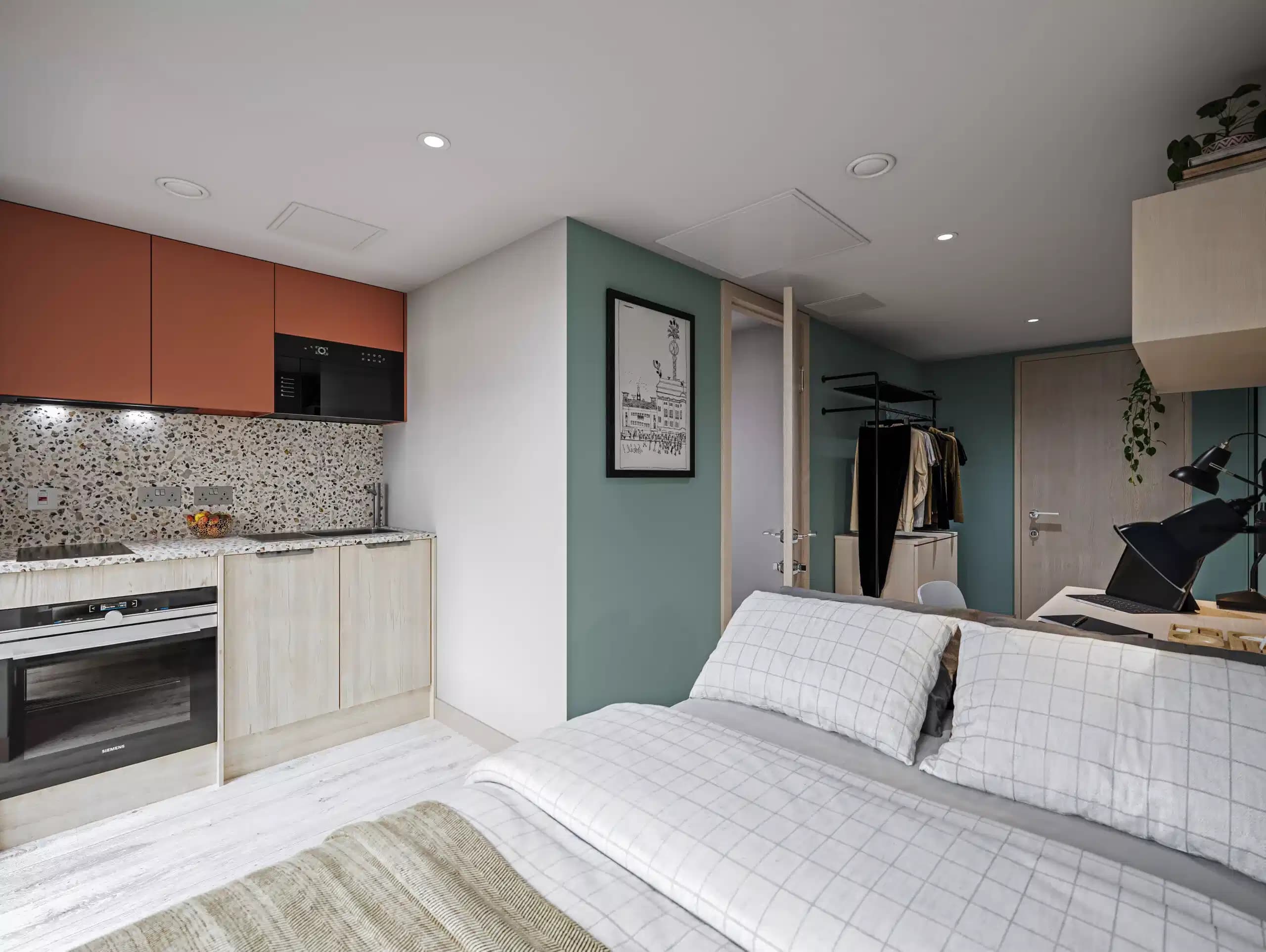 Penthouse Studio - Image 1