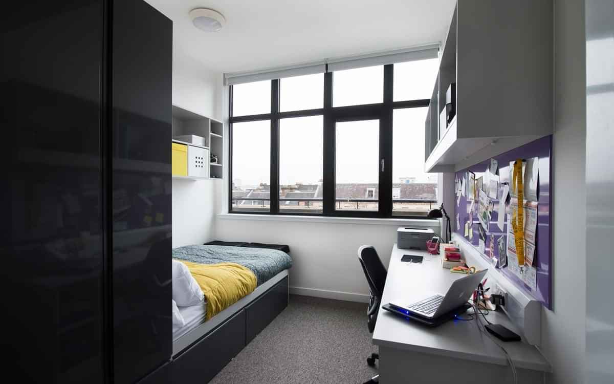 Premium Ensuite (Clifton House) - Image 3