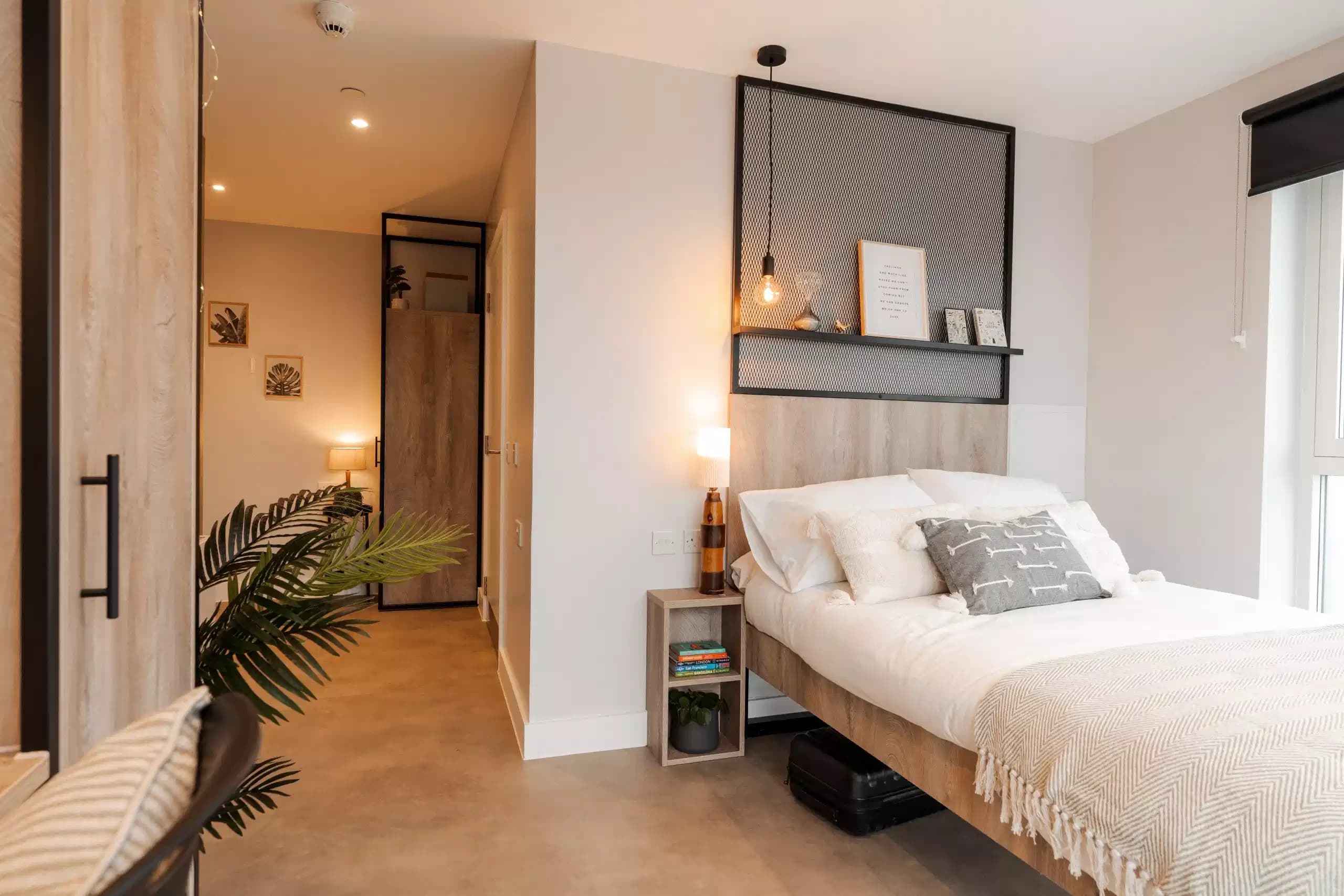 Deluxe Ensuite - Image 5