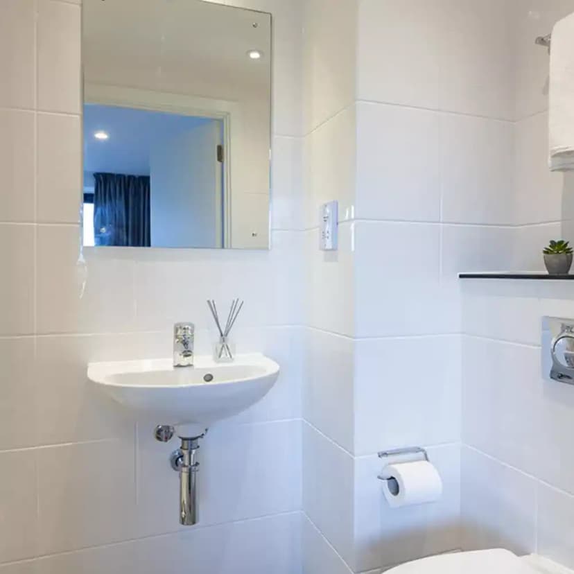 True Superior Apartment - Image 4
