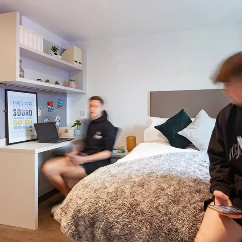 True Superior Apartment - Image 5