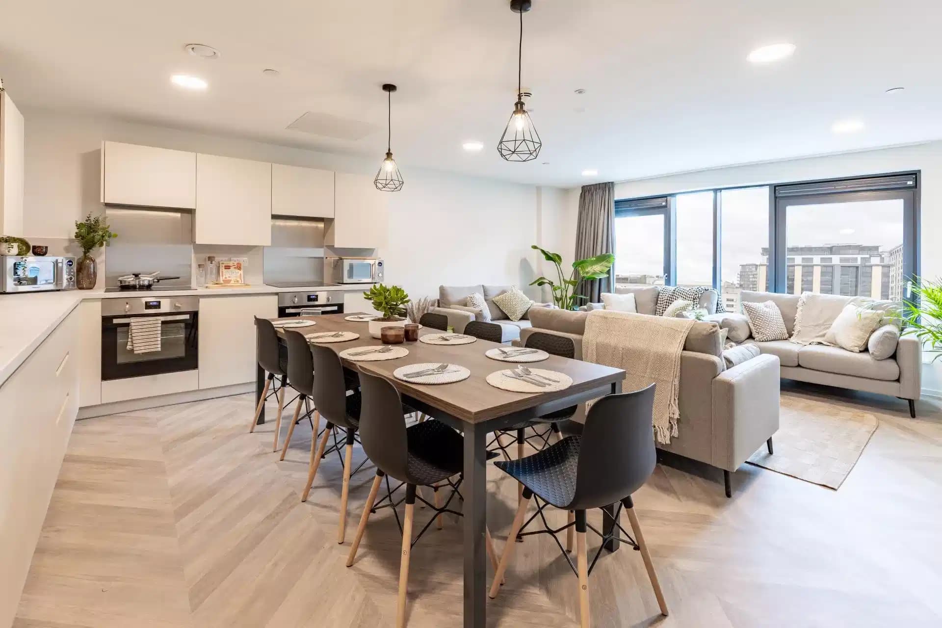 Penthouse Ensuite - Image 5