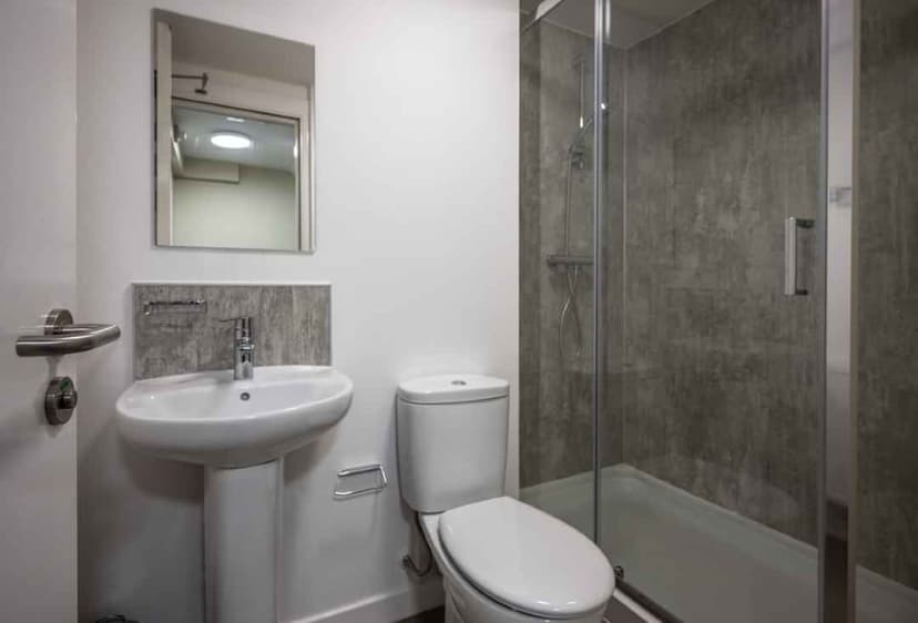 6 Bed Standard Plus - Image 2