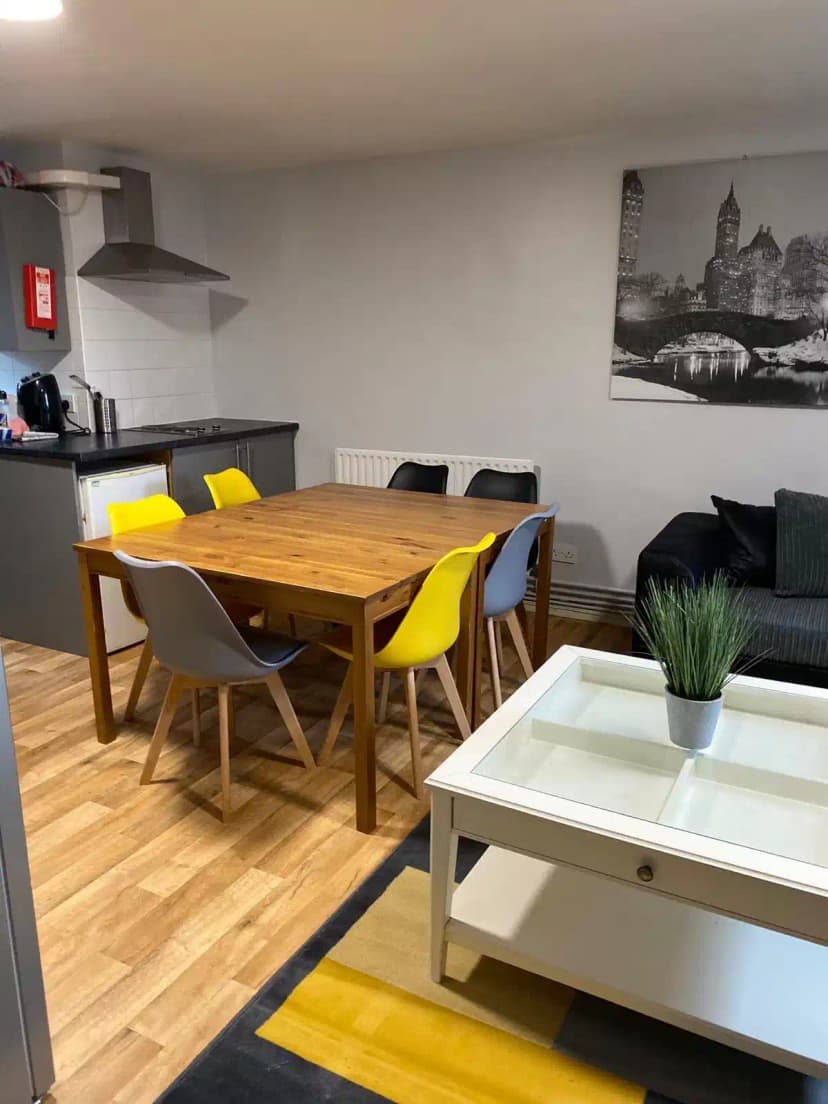 Room 4 - Image 4