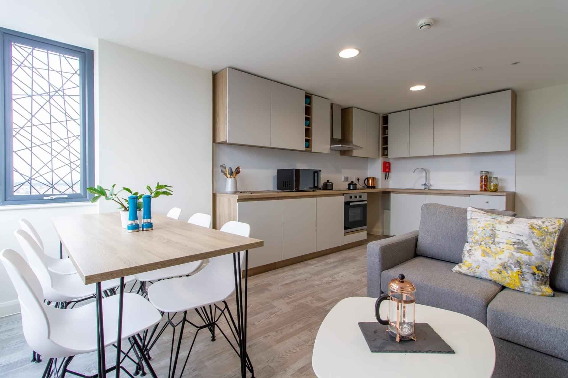 Silver En Suite (Lower Floors) - Image 3