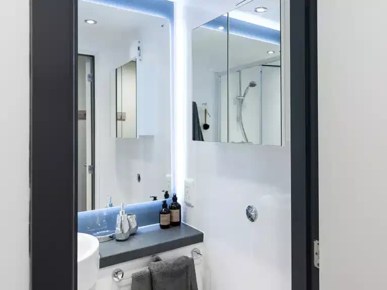 Deluxe Plus Ensuite  - Image 2