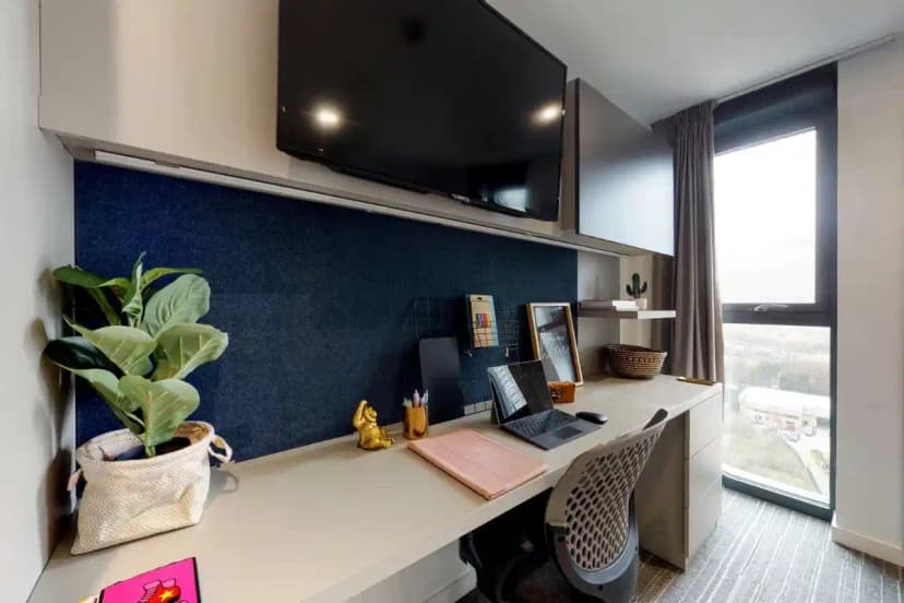Bronze Studio Upper Level - Image 3