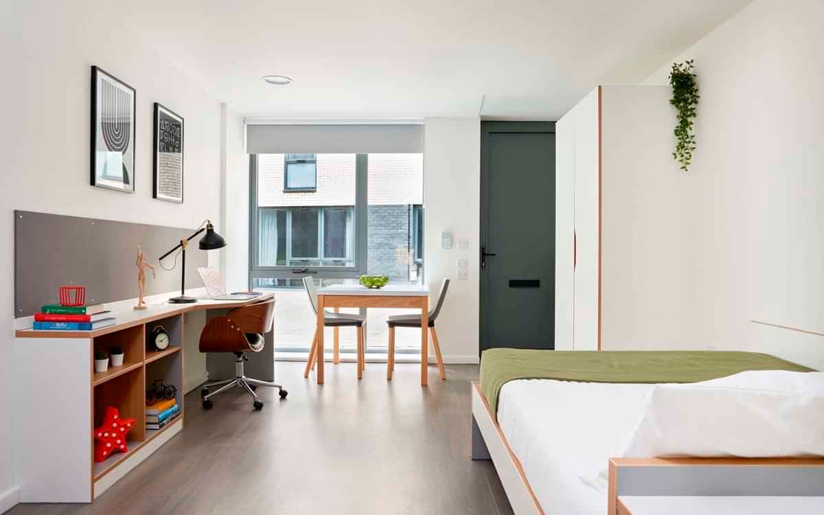 Gold Studio - Image 1