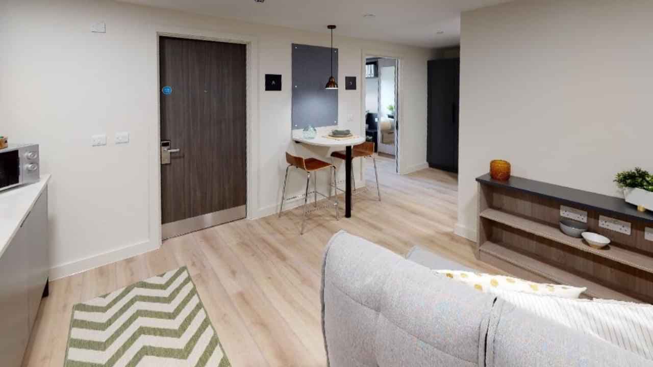 Two Bed Apartment - Image 5