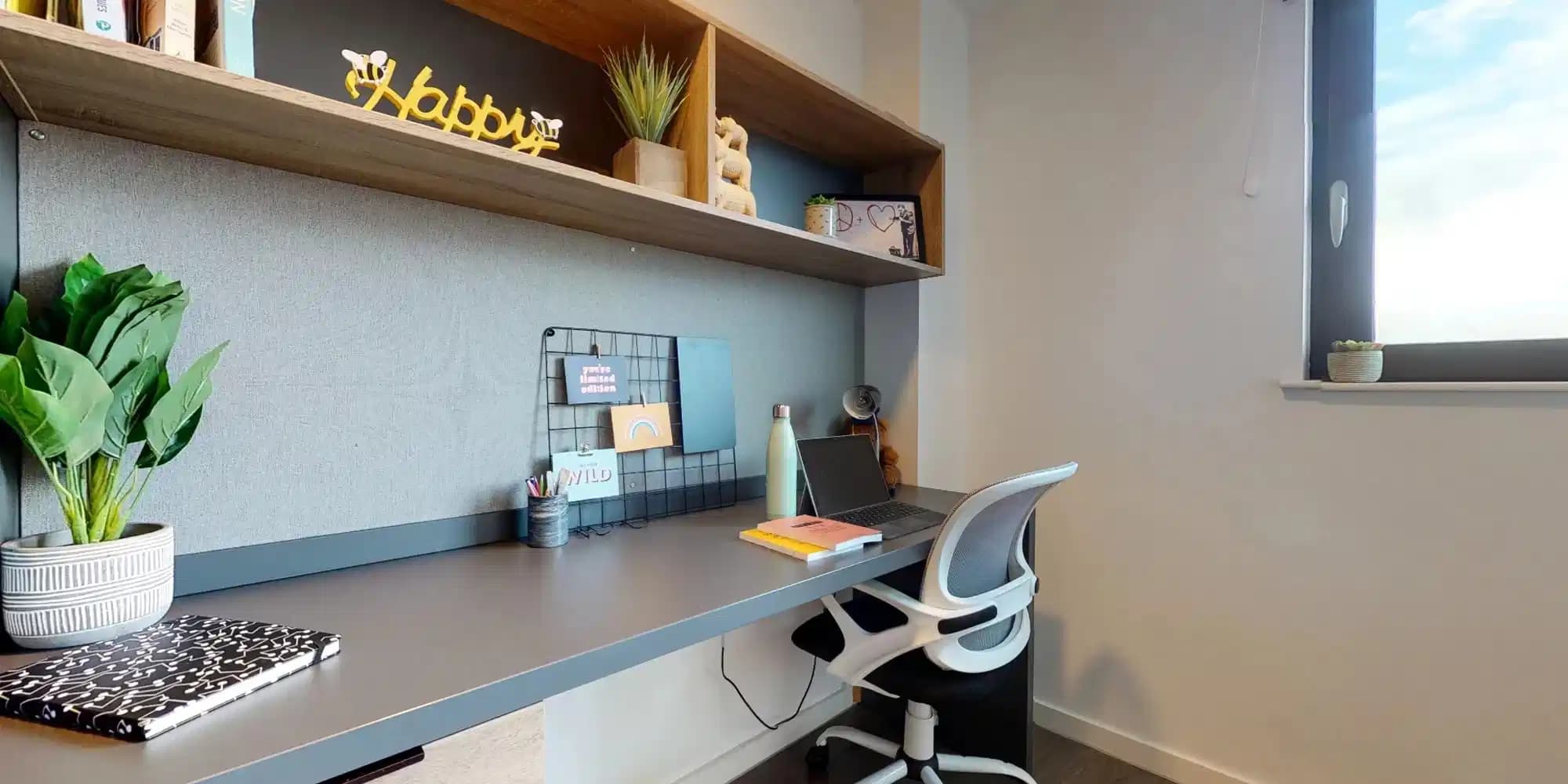 Silver Ensuite  Penthouse - Image 3