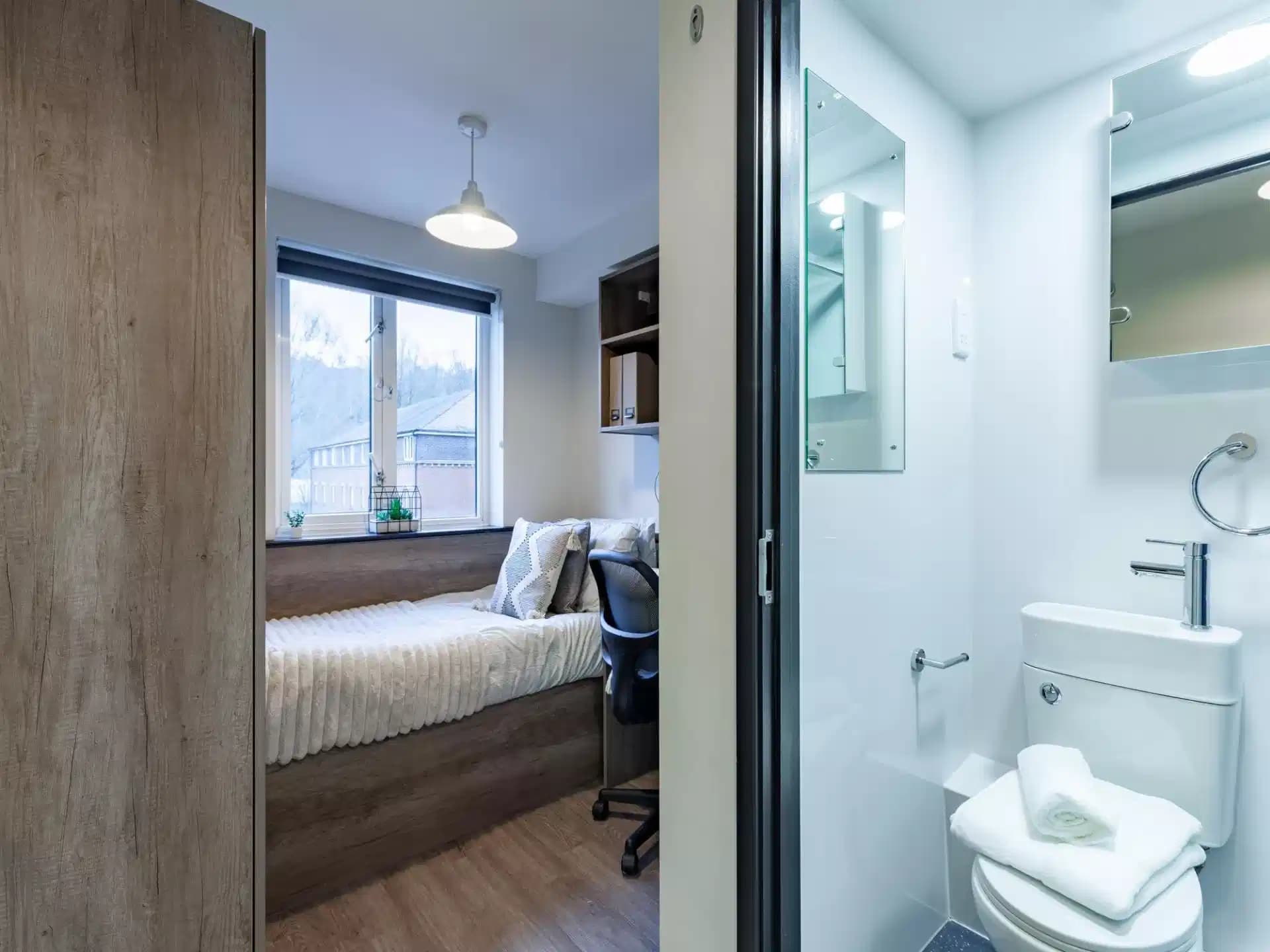 Medium Ensuite - Image 4