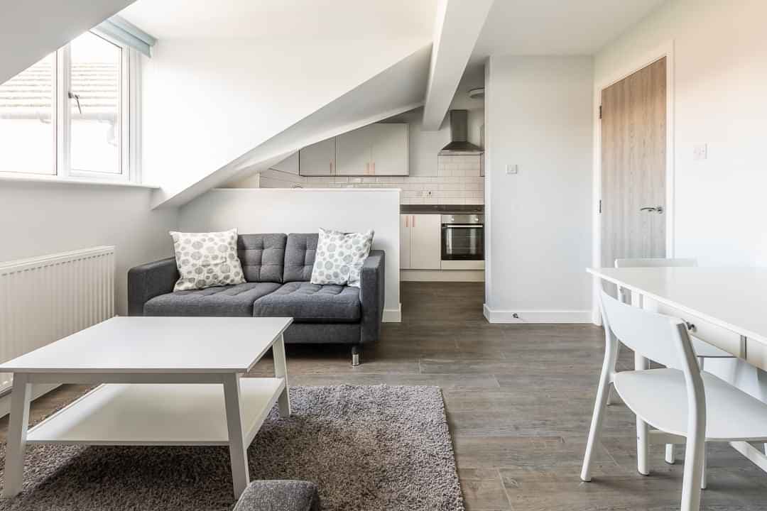 Three Bed Flat - Image 8