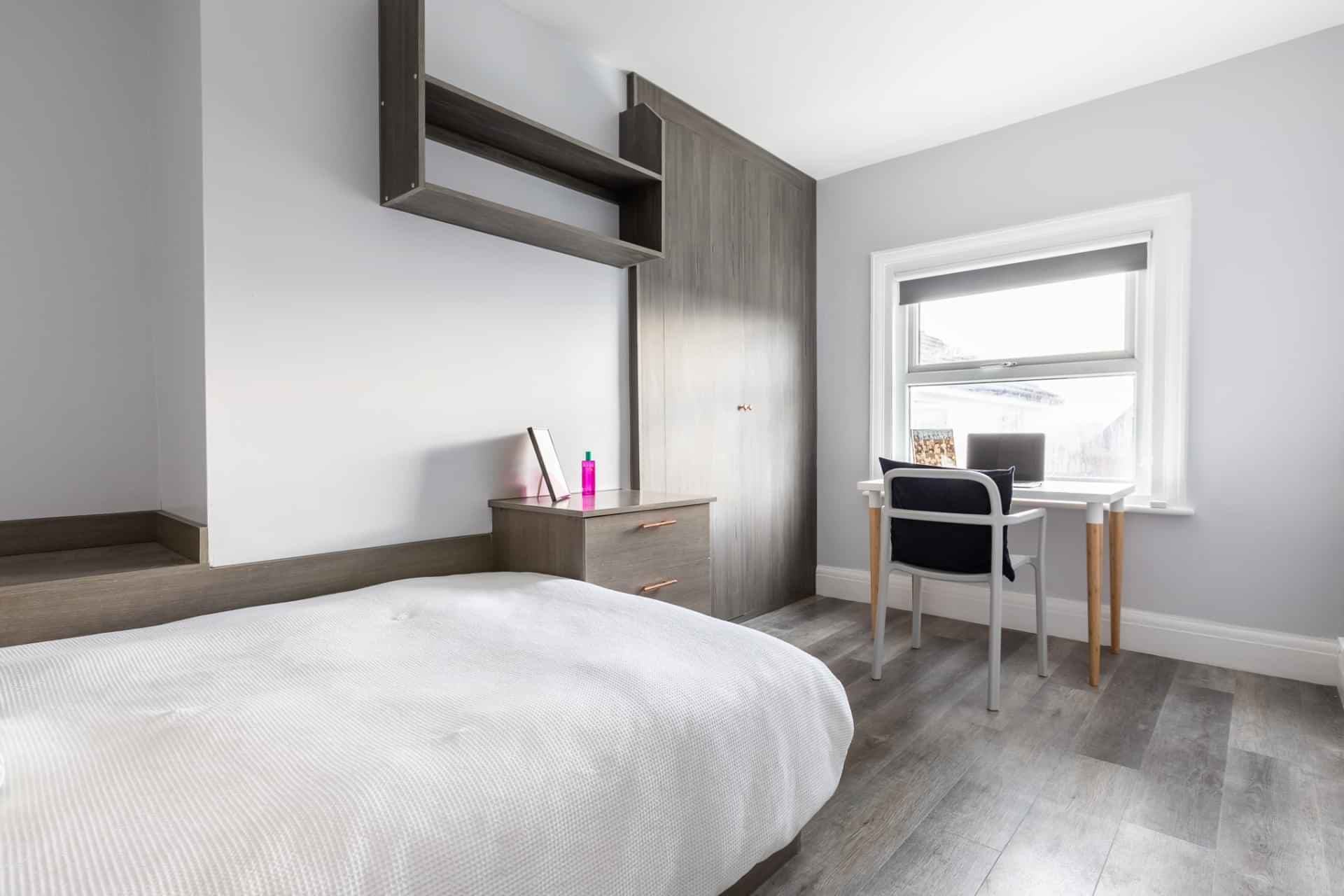 Three Bed Flat - Image 3