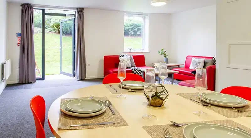 Classic Townhouse Room - Image 4