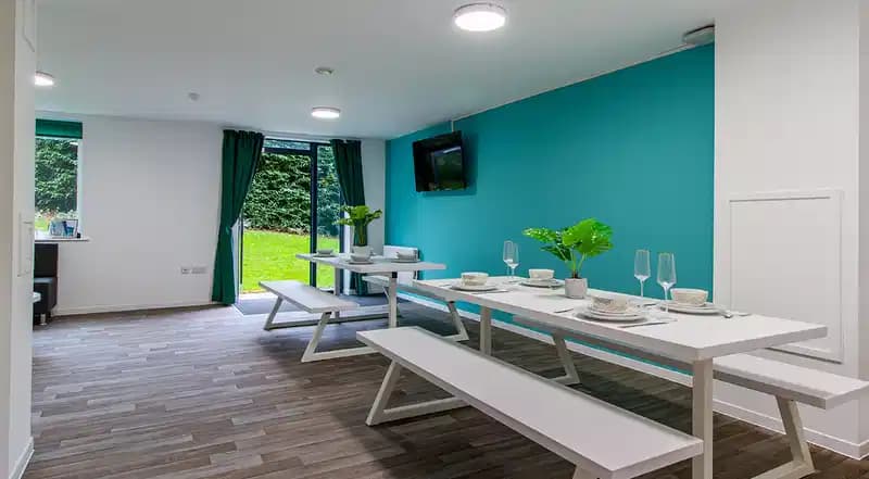 Premium Townhouse Room - Image 5