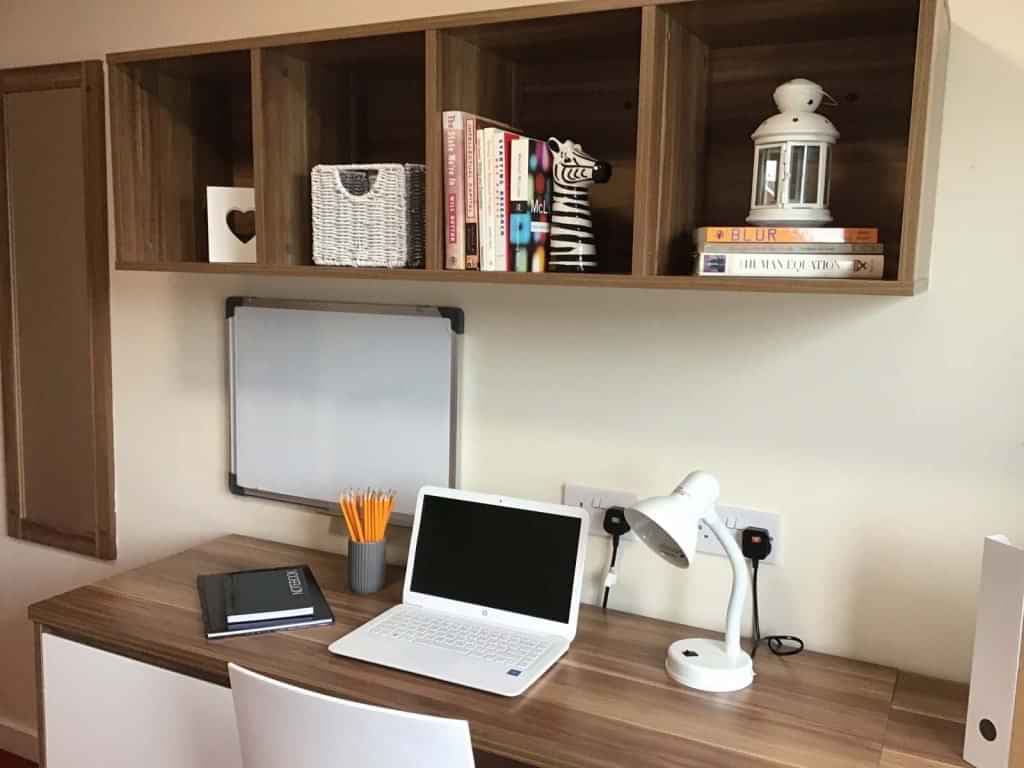 Classic En-Suite Behn Hall - Image 7