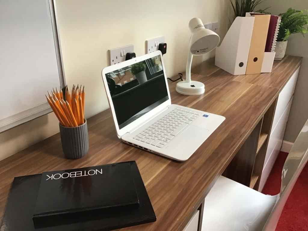 Classic En-Suite Behn Hall - Image 6