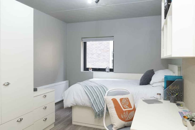 2 Bed Standard - Image 1