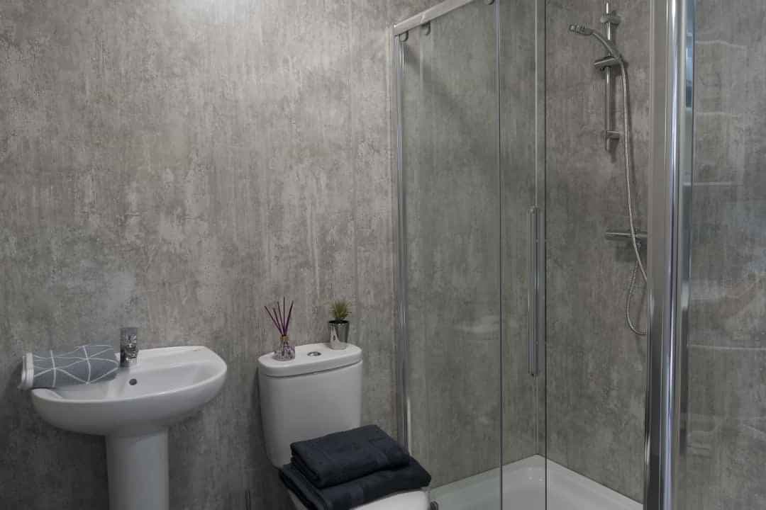 2 Bed Standard - Image 3