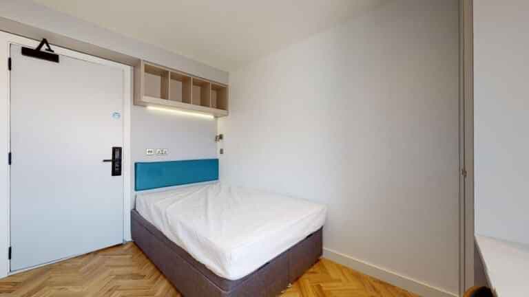 Single Ensuite - Image 1