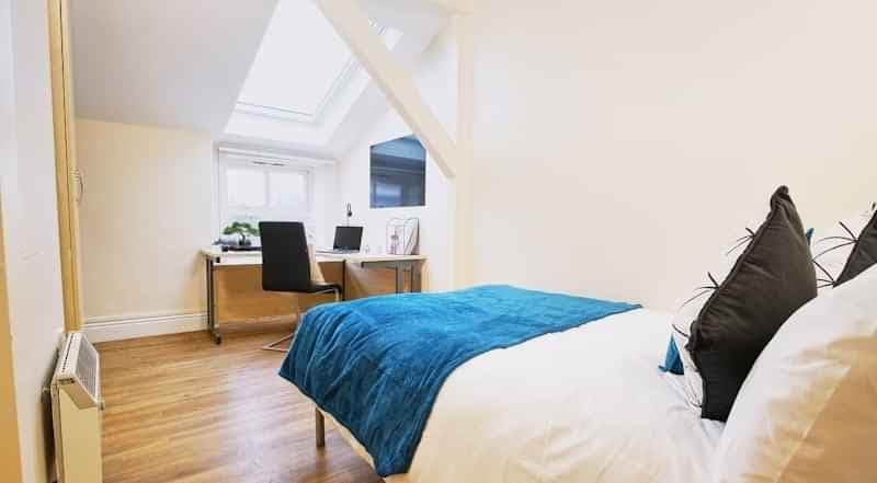 Silver Room - Image 2