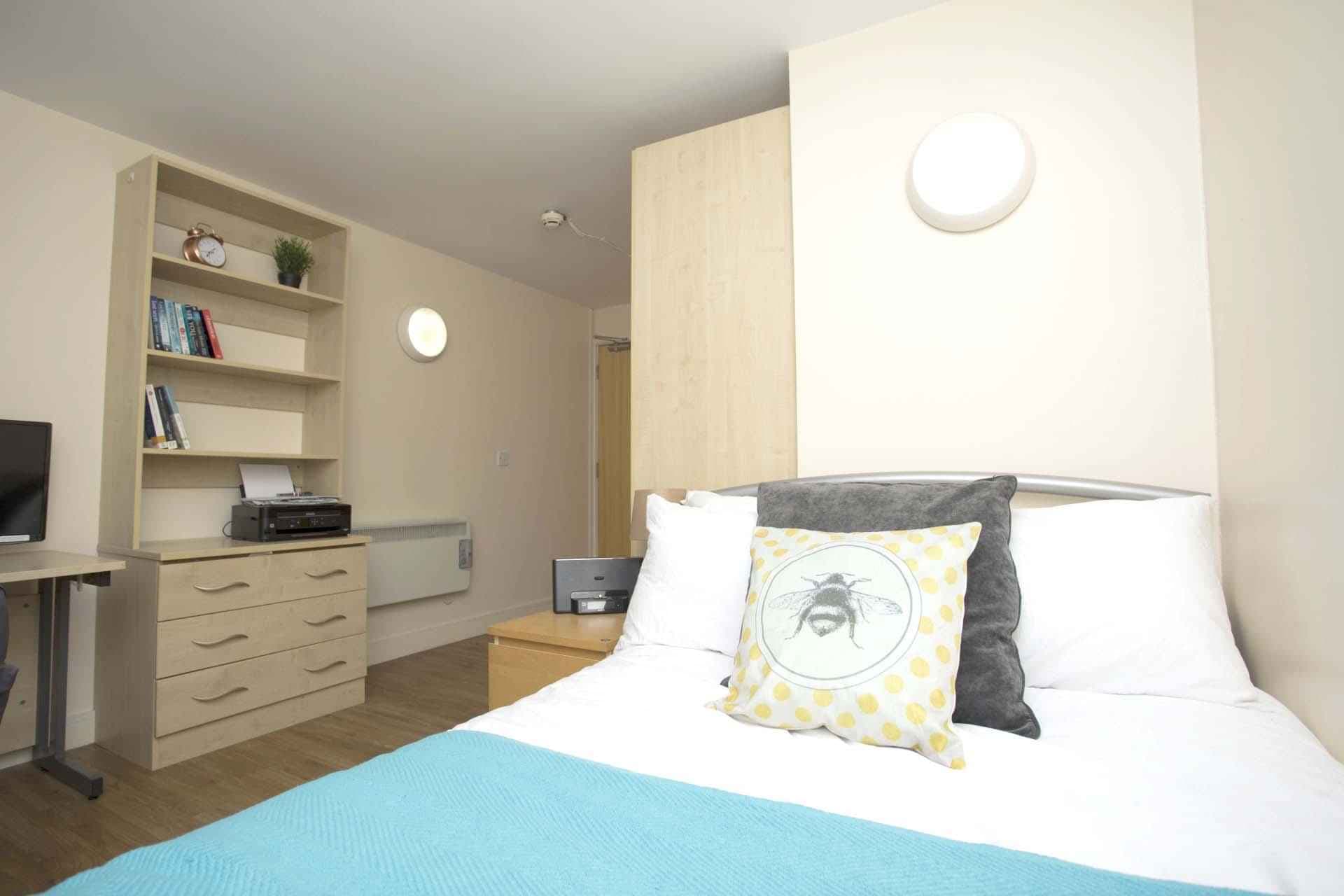 Silver Ensuite - Image 1