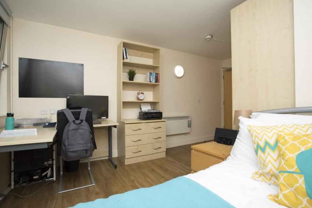 Gold 2 Bed Ensuite - Image 1