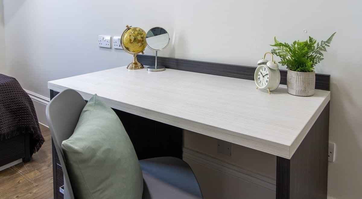 Silver Room - Image 3