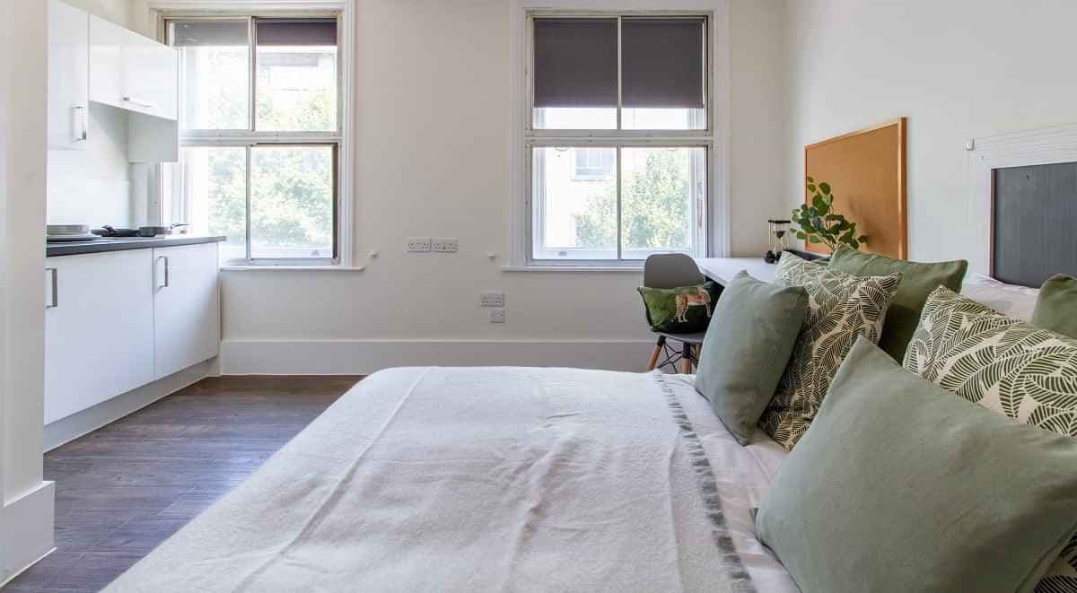 Silver Studio - Image 2