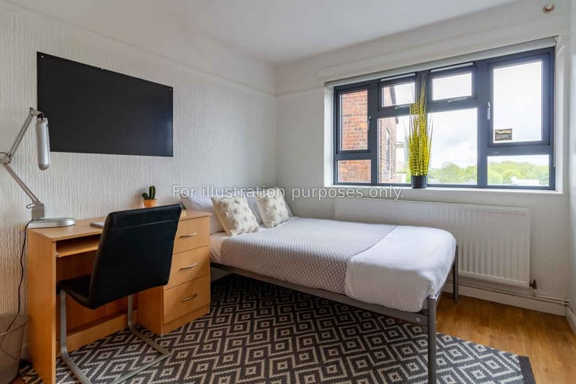 Silver Premium Non-Ensuite Room - Image 1